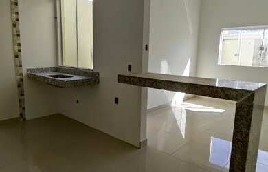 Imagem: A casa possui 2 Dormitórios, 1 Banheiro, 5 Vagas na garagem