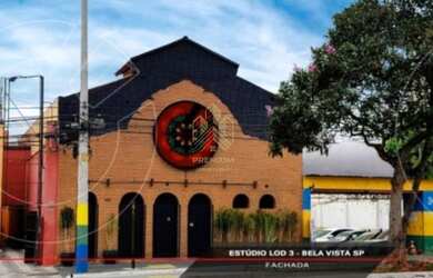 Imagem: O depósito possui 3 Vagas na garagem e 350m² de Área e está