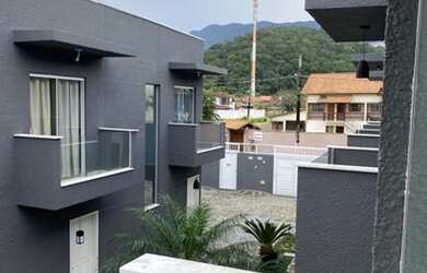 Imagem: A casa em condomínio possui 3 Dormitórios, 4 Banheiros, 1