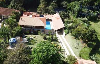 Imagem: A chácara possui 650m² de Área e está localizado em Portão