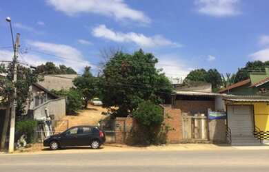 Imagem: A casa possui 1 Dormitório, 1 Banheiro, 302m² de Área e