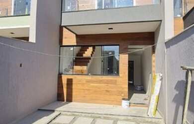 Imagem: A casa possui 2 Dormitórios, 2 Banheiros, 1 Vaga na garagem