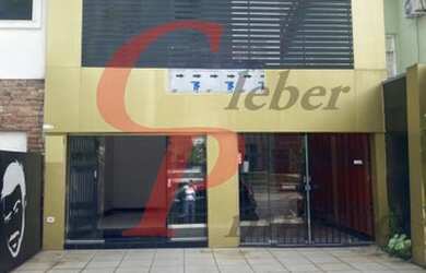 Imagem: O depósito possui 2 Vagas na garagem, 177m² de Área e está