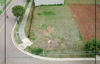 Imagem: O terreno possui 323m² de Área e está localizado em Jardim