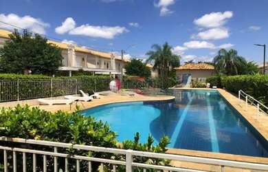 Imagem: A casa em condomínio possui 3 Dormitórios, 3 Banheiros, 2