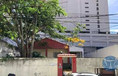 Imagem: A casa possui 3 Dormitórios, 2 Banheiros, 165m² de Área e