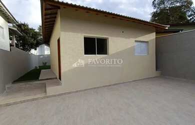 Imagem: A casa possui 4 Dormitórios, 3 Banheiros, 3 Vagas na garagem