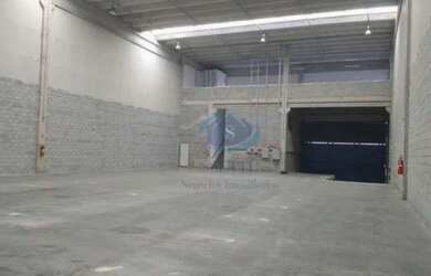 Imagem: O depósito possui 5 Vagas na garagem e 1025m² de Área e está