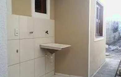 Imagem: A casa possui 2 Dormitórios, 2 Banheiros, 3 Vagas na garagem