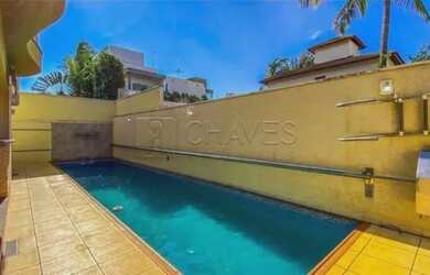 Imagem: A casa em condomínio possui 4 Dormitórios, 5 Banheiros, 4