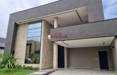 Imagem: A casa em condomínio possui 3 Dormitórios, 4 Banheiros, 2