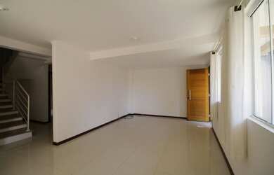 Imagem: A casa em condomínio possui 3 Dormitórios, 4 Banheiros, 3