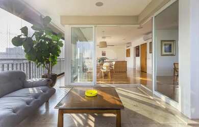 Imagem: O apartamento possui 3 Dormitórios, 5 Banheiros, 4 Vagas na