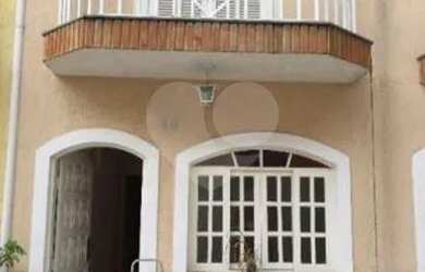 Imagem: A casa em condomínio possui 2 Dormitórios, 3 Banheiros, 2