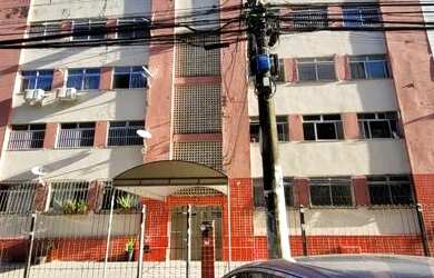 Imagem: O apartamento possui 3 Dormitórios, 1 Banheiro, 1 Vaga na garagem