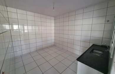 Imagem: O apartamento possui 3 Dormitórios, 1 Banheiro, 1 Vaga na garagem