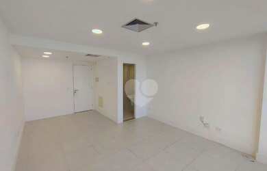 Imagem: O depósito possui 1 Vaga na garagem, 26m² de Área e está