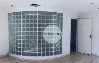 Imagem: O depósito possui 2 Vagas na garagem, 90m² de Área e está