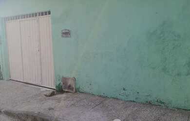 Imagem: A casa possui 2 Dormitórios, 2 Banheiros, 1 Vaga na garagem