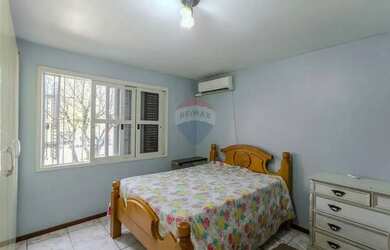 Imagem 12: Casa ampla 2 andares com 3 dormitórios e suíte no bairro Duque De Caxias