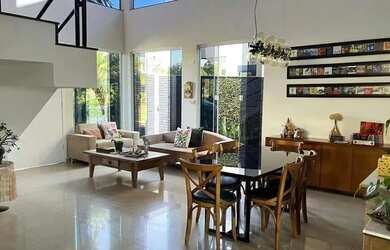 Imagem: A casa em condomínio possui 3 Dormitórios, 2 Banheiros, 4