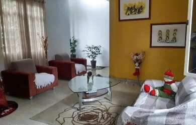 Imagem: A casa em condomínio possui 4 Dormitórios, 1 Banheiro, 4 Vagas