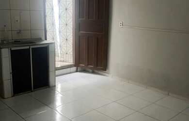 Imagem: A casa possui 1 Dormitório, 1 Banheiro e está localizado