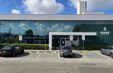 Imagem: O depósito possui 5 Vagas na garagem, 1.251m² de Área e