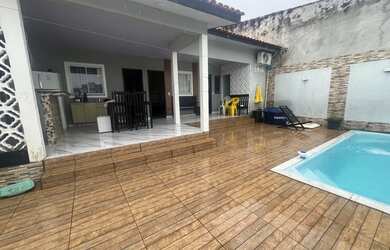 Imagem: A casa em condomínio possui 3 Dormitórios, 2 Banheiros, 2