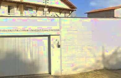 Imagem: A casa possui 5 Dormitórios, 3 Banheiros, 2 Vagas na garagem