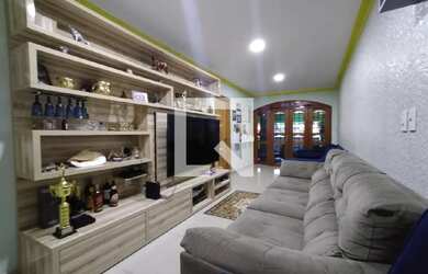 Imagem: A casa possui 3 Dormitórios, 5 Banheiros, 3 Vagas na garagem