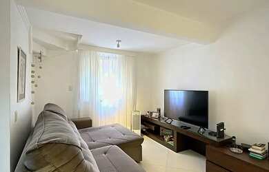 Imagem: A casa possui 3 Dormitórios, 3 Banheiros, 3 Vagas na garagem