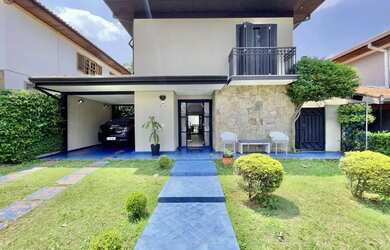 Imagem: A casa em condomínio possui 4 Dormitórios, 5 Banheiros, 4