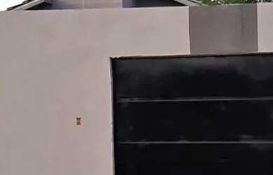 Imagem: A casa possui 3 Dormitórios, 3 Banheiros, 3 Vagas na garagem