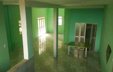 Imagem: A casa possui 4 Dormitórios, 2 Banheiros, 2 Vagas na garagem