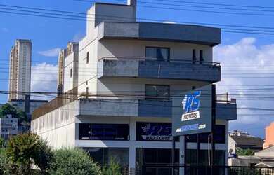 Imagem: O apartamento possui 4 Dormitórios, 3 Banheiros, 200m² de