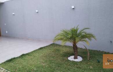 Imagem: A casa possui 3 Dormitórios, 2 Banheiros, 4 Vagas na garagem