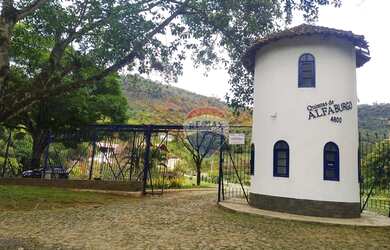 Imagem: A casa em condomínio possui 4 Dormitórios, 4 Banheiros, 4