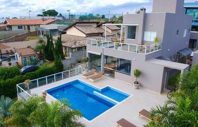 Imagem: A fazenda possui 335m² de Área e está localizado em Terras