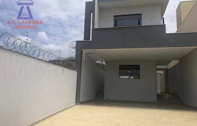 Imagem: A casa possui 3 Dormitórios, 1 Banheiro, 4 Vagas na garagem