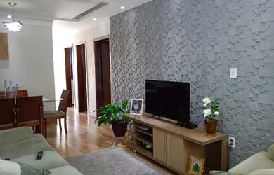 Imagem: A casa possui 3 Dormitórios, 2 Banheiros, 1 Vaga na garagem