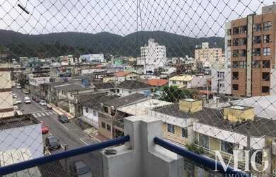 Imagem: O apartamento possui 3 Dormitórios, 1 Banheiro, 1 Vaga na garagem