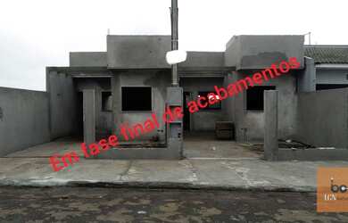 Imagem: A casa possui 2 Dormitórios, 1 Banheiro, 1 Vaga na garagem