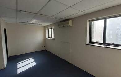 Imagem: O depósito possui 1 Vaga na garagem e está localizado em Vila