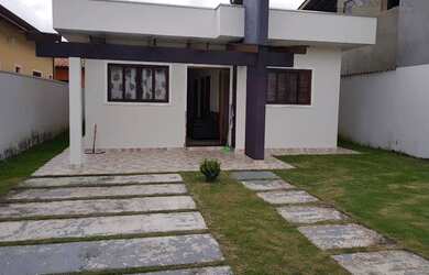 Imagem: A casa possui 3 Dormitórios, 1 Banheiro, 5 Vagas na garagem