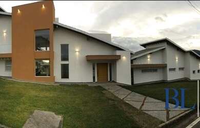 Imagem 1: Casa Em Condomínio Atibaia 8suítes Piscina Área Gourmet Permuta em...