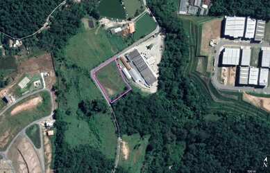 Imagem: O terreno possui 8000m² de Área e está localizado em Parque