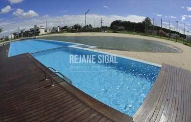 Imagem: O terreno possui 346m² de Área e está localizado em Laranjal