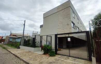 Imagem: A casa possui 2 Dormitórios, 1 Banheiro, 1 Vaga na garagem