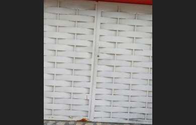 Imagem: A casa possui 2 Dormitórios, 1 Banheiro, 1 Vaga na garagem